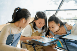 Đêm vinh danh 129 học viên xuất sắc ILA - 1