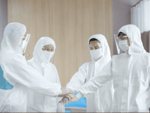 Học bổng 50 tỷ đồng cho con các y bác sĩ chống dịch - 1