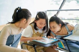 ILA trao 5.000 suất học bổng cho các học sinh ưu tú trên toàn quốc