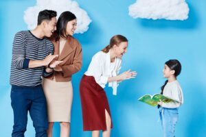 KỶ NGUYÊN CÔNG NGHIỆP 4.0 VÀ MỐI QUAN HỆ GIỮA GIÁO VIÊN VÀ PHỤ HUYNH