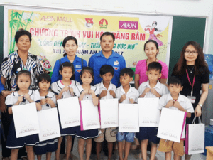 Quà Trung thu cho 200 trẻ lớp học tình thương - 2