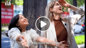 học sinh tự hào giới thiệu món ăn đặc biệt của việt nam đến giáo viên nước ngoài