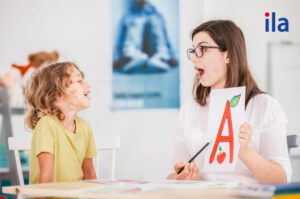 Giáo viên đóng vai trò là người hướng dẫn