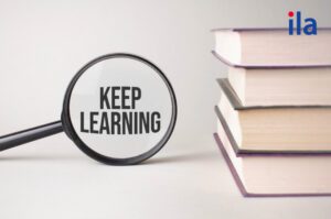 Keep to v hay v-ing? Hiểu rõ hơn về cấu trúc keep