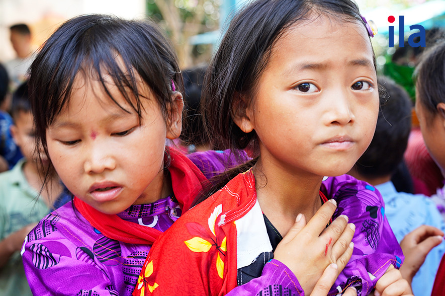 Những đứa trẻ người dân tộc Mông Hà Giang. 