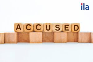 Accused đi với giới từ gì? Thông tin A-Z cho bạn