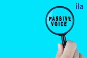 Câu bị động thì hiện tại đơn: Công thức, ví dụ và bài tập chi tiết