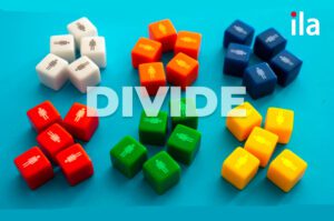 Divided đi với giới từ gì? Cách sử dụng divided trong tiếng Anh
