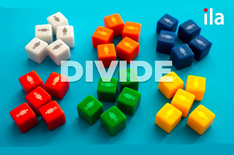Divided đi với giới từ gì? Cách sử dụng divided trong tiếng Anh