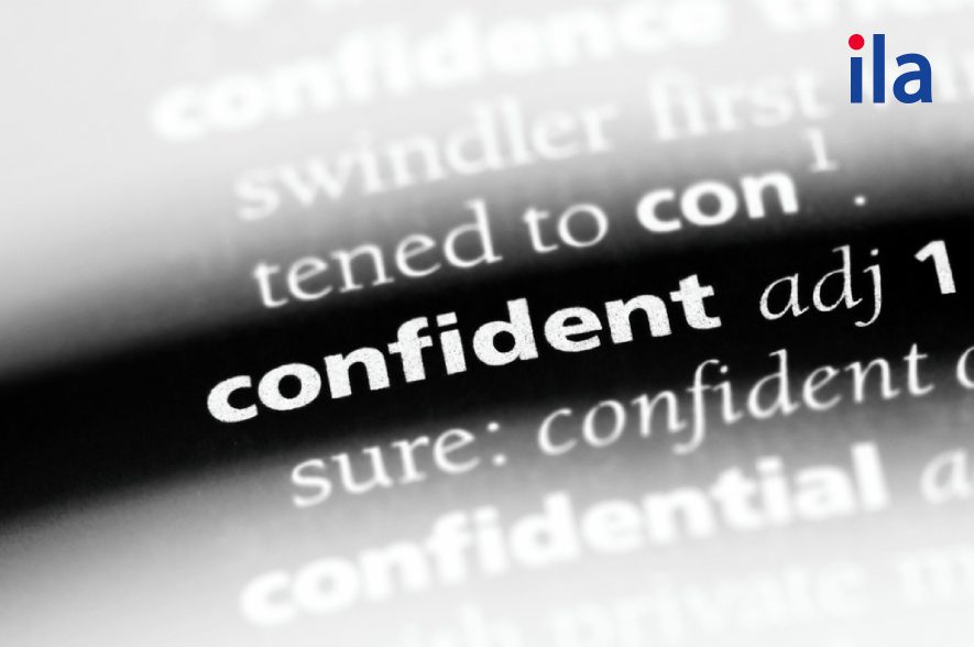 Confident đi với giới từ gì?