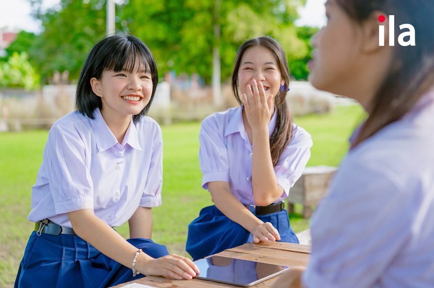 Bài mẫu talk about your school