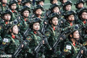 Lễ diễu binh 30/4 tiếng Anh là gì? Từ vựng & cấu trúc cần biết