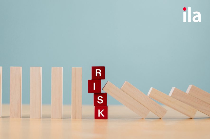 Risk đi với giới từ gì?