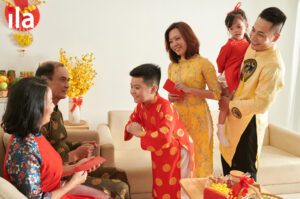 Talk about Tet holiday in Vietnam: Bài mẫu, từ vựng và cách nói dễ nhớ