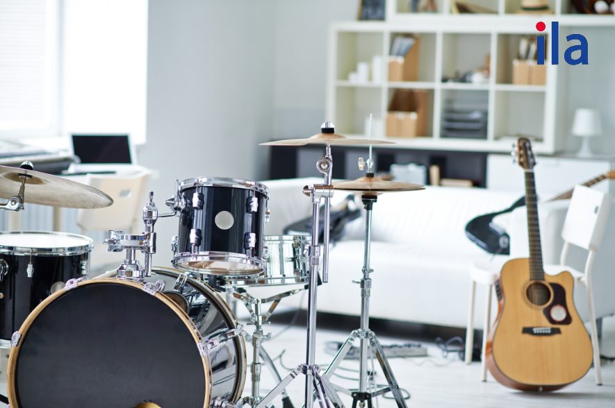 Đoạn văn mẫu viết về ngôi trường bằng tiếng Anh lớp 5 ngắn gọn