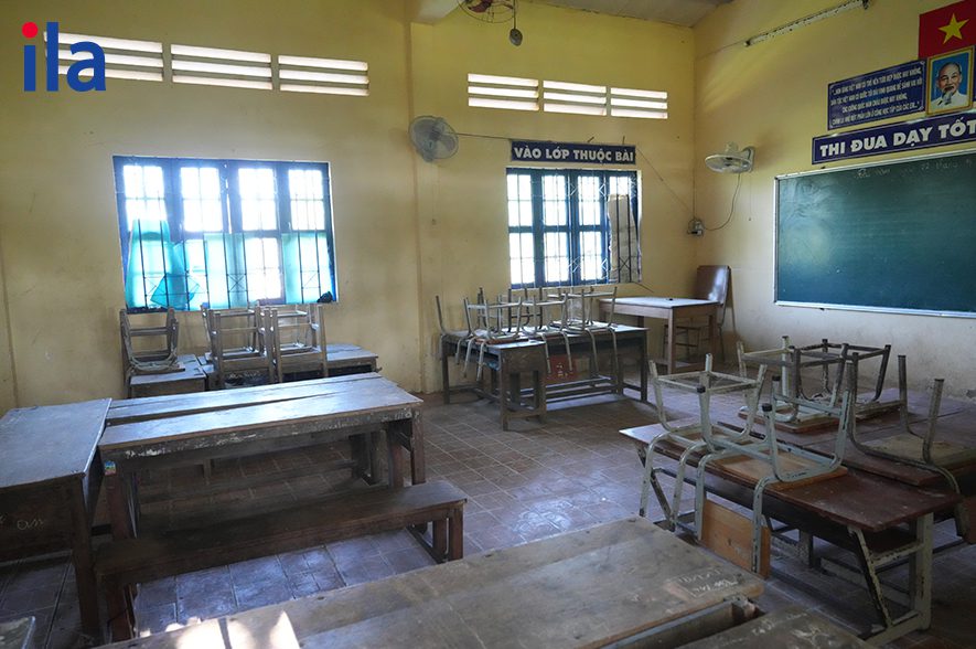 lớp học cũ kỹ 