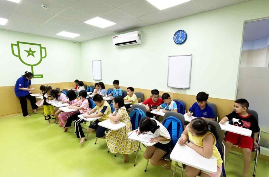 Review trung tâm tiếng Anh cho trẻ em TP. HCM: Apollo English