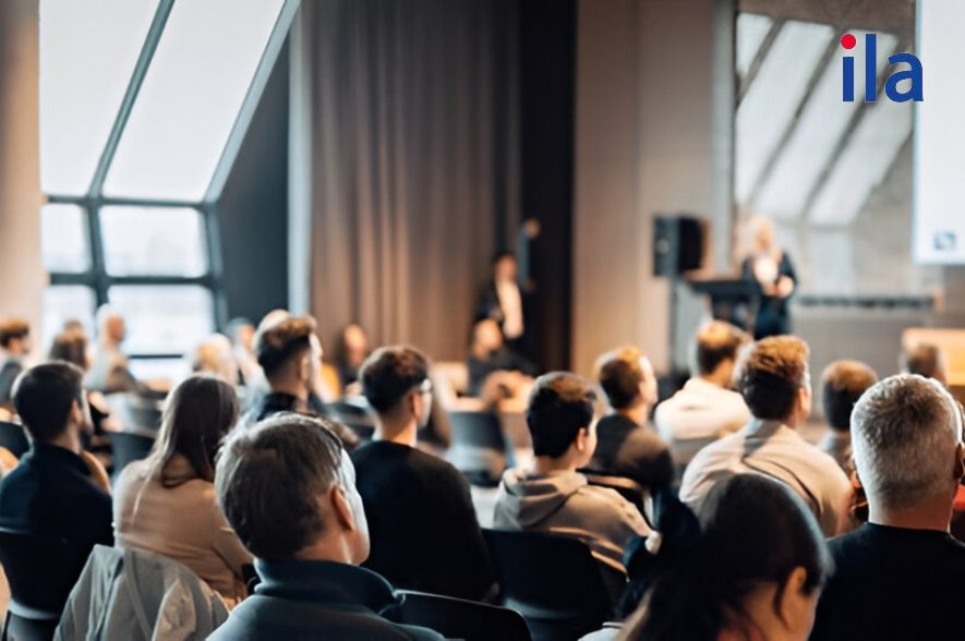 Kinh tế và kinh doanh (Economics and Business)