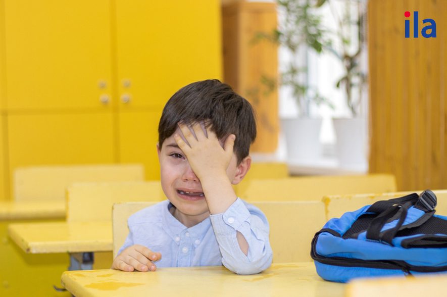Các nguyên nhân bé khóc không chịu đi học