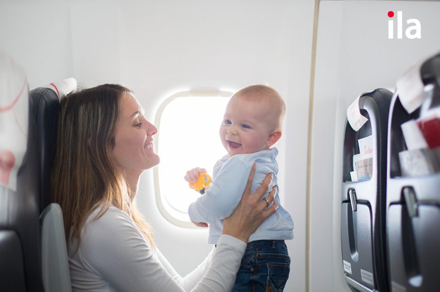 10 kinh nghiệm cho bé đi máy bay mà ba mẹ cần biết