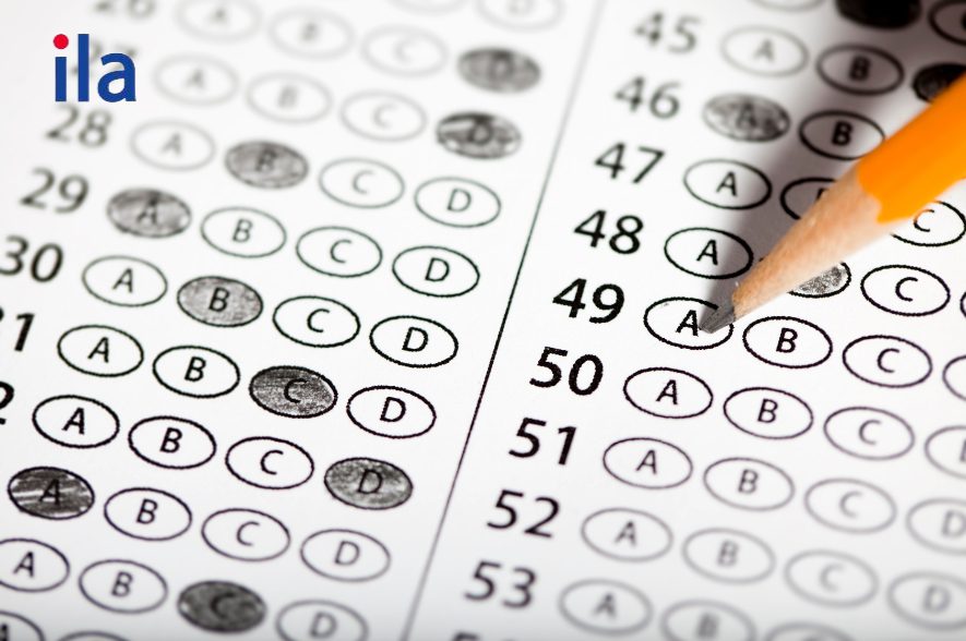 Dạng bài đục lỗ tiếng Anh là gì?