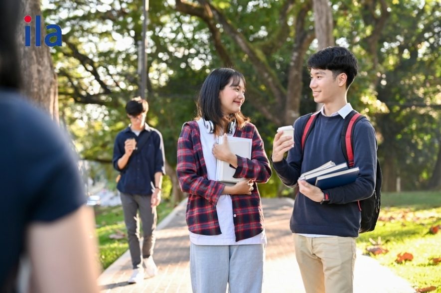 Bài tập 2: Work in pairs: Discuss reasons