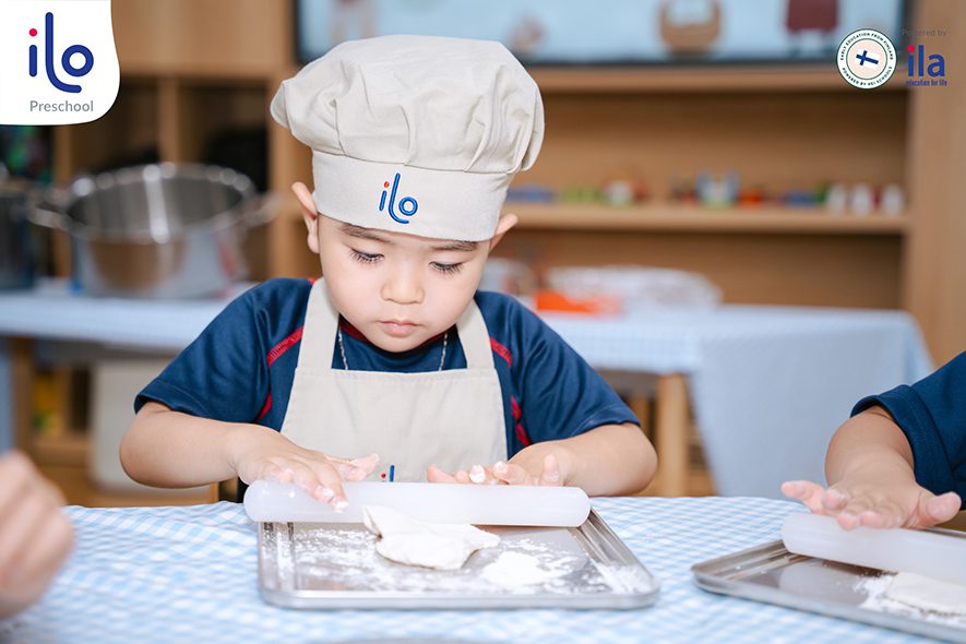 Tên con trai năm 2025 hợp với mệnh bố mẹ