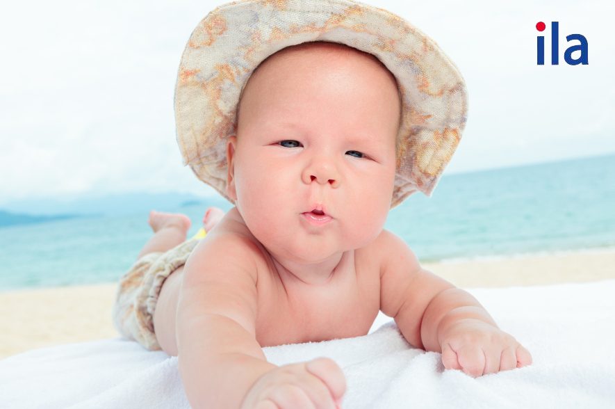 Bé mấy tháng được tắm biển?