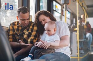 Kinh nghiệm cho bé đi xe khách tùy từng lứa tuổi cực dễ