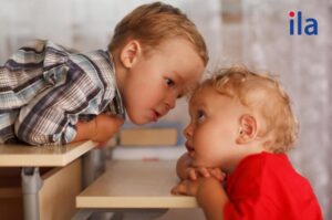 Trẻ hay cắn bạn: dấu hiệu cho thấy điều gì ở con?