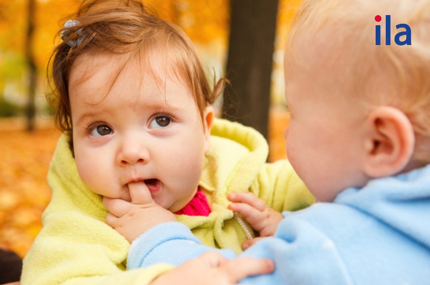 Tại sao trẻ hay cắn người khác?