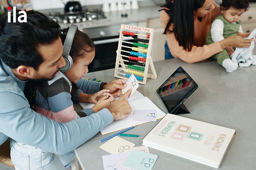 cho con tiếp cận giáo dục từ sớm