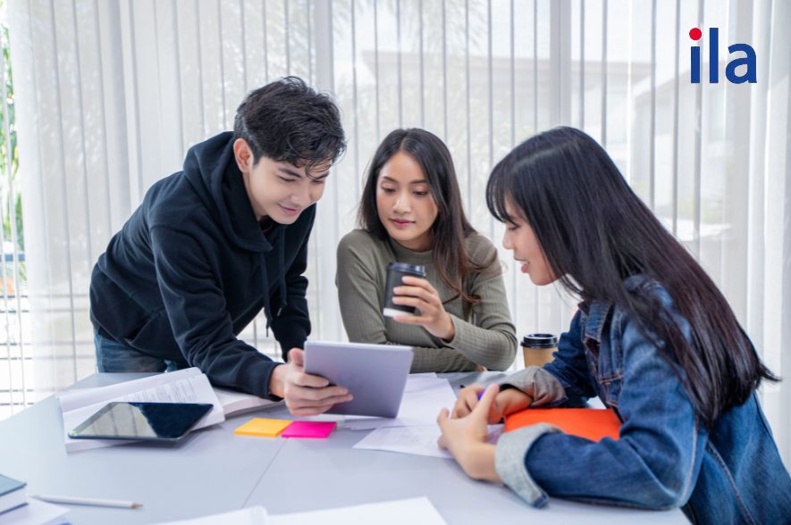 Tiếng Anh 10 unit 5 Getting Started: Khởi động với chủ đề Inventions for Education