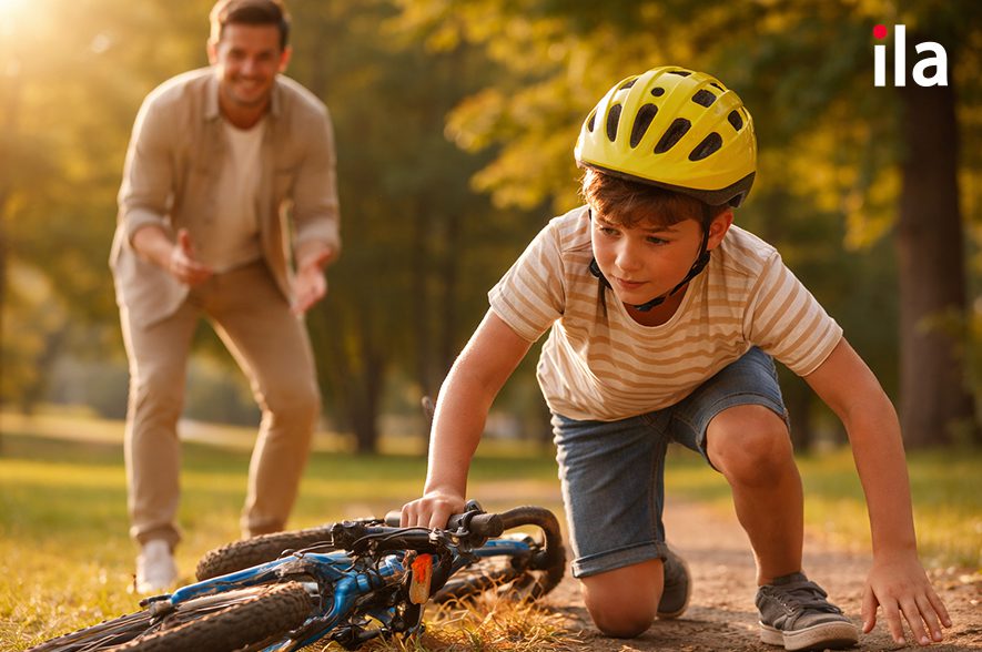 trẻ tự đứng dậy sau khi bị ngã