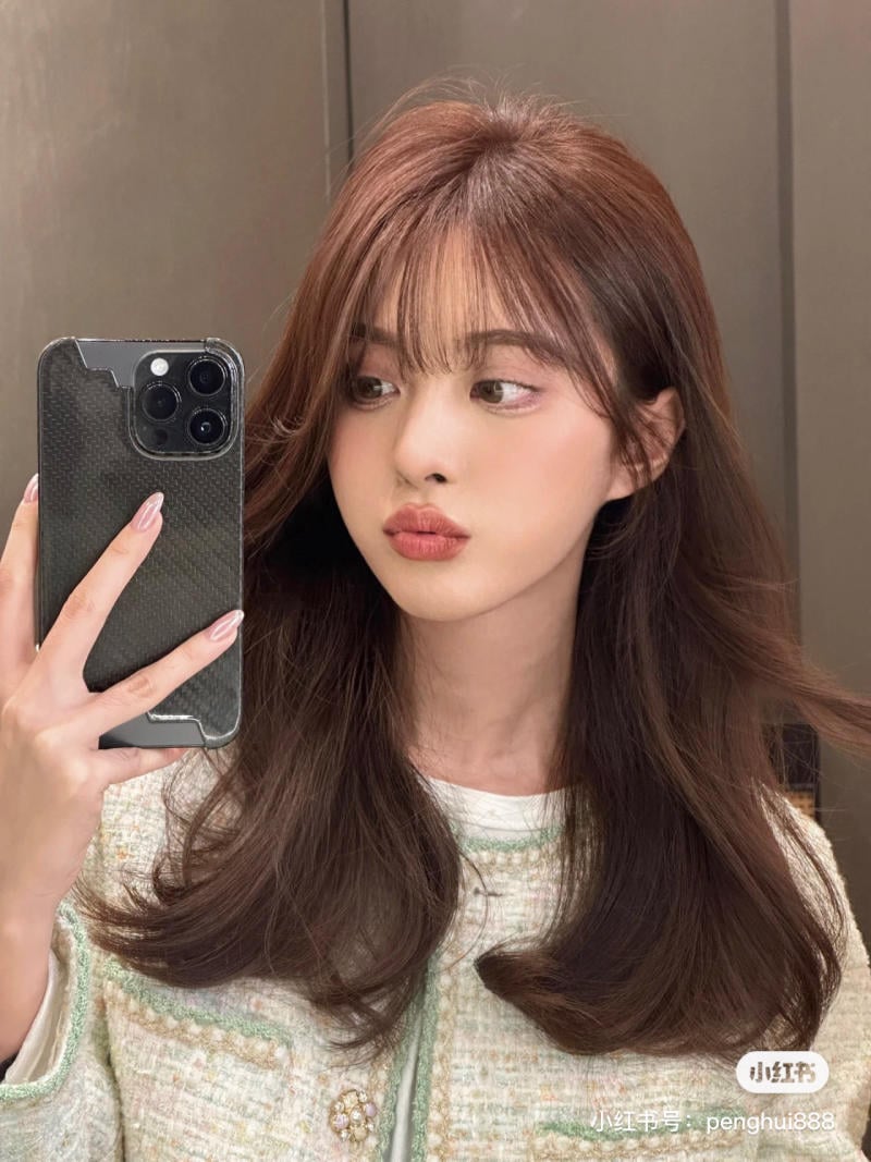 Kiểu tóc cho bé gái 11 tuổi: Tóc mái kiểu Pháp