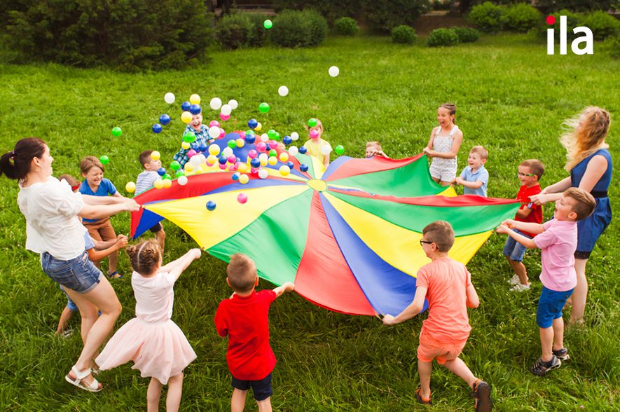 Vì sao nên tổ chức trò chơi cho trẻ trong kỳ nghỉ hè?