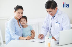 Dấu hiệu trẻ có tâm lý sợ bác sĩ