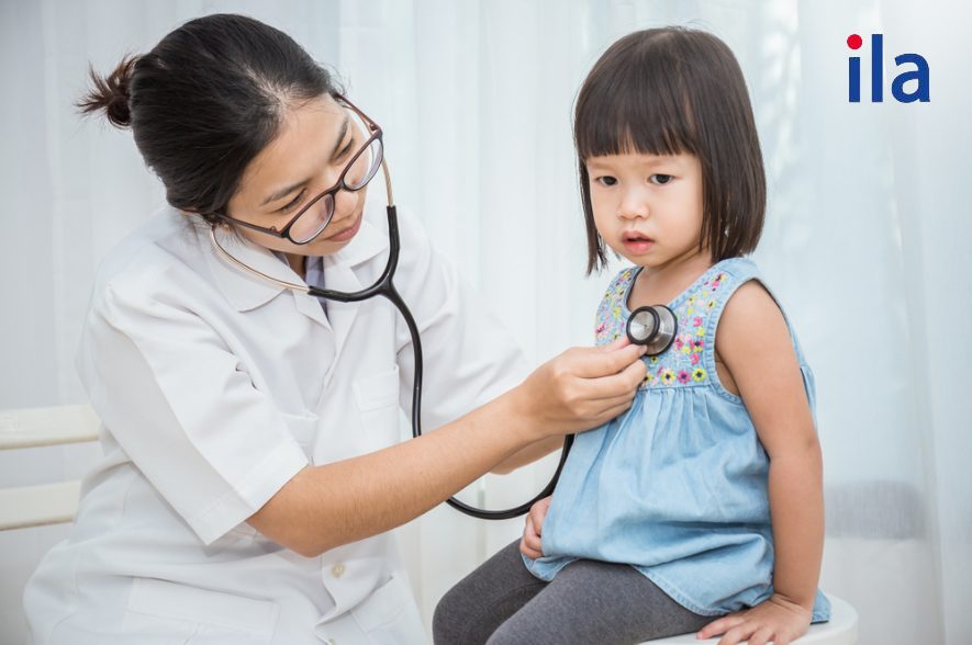 Dấu hiệu trẻ có tâm lý sợ bác sĩ