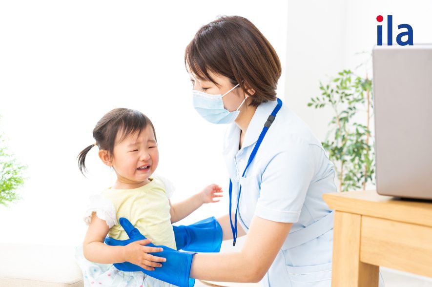 Tâm lý sợ bác sĩ ở trẻ nếu không khắc phục sẽ để lại nhiều hậu quả