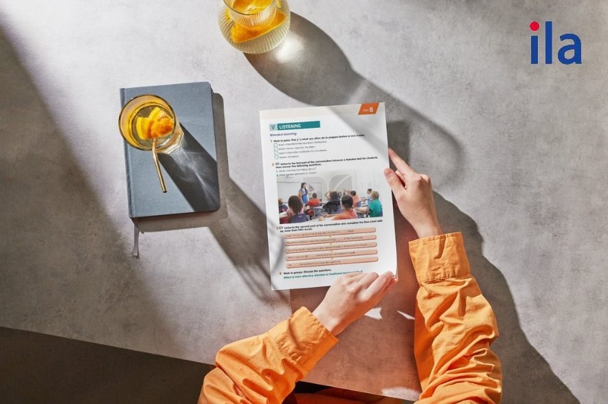 Tổng quan nhiệm vụ trong tiếng Anh 10 Unit 8 Listening