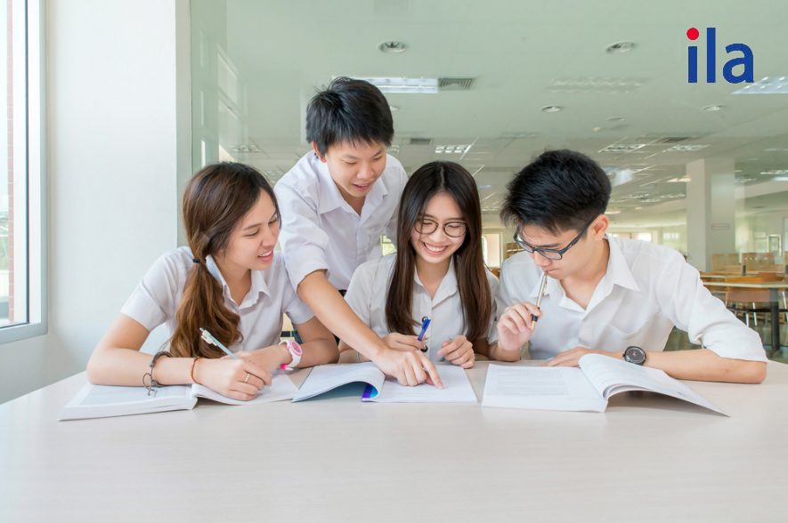 Tiếng Anh 10 Unit 8 Writing: Hướng dẫn chi tiết và dễ hiểu