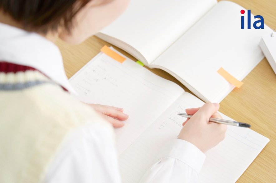 Yêu cầu của tiếng Anh 10 Unit 8 Writing