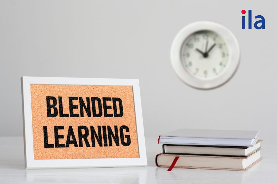 Hướng dẫn làm bài tiếng Anh 10 Unit 8 Writing