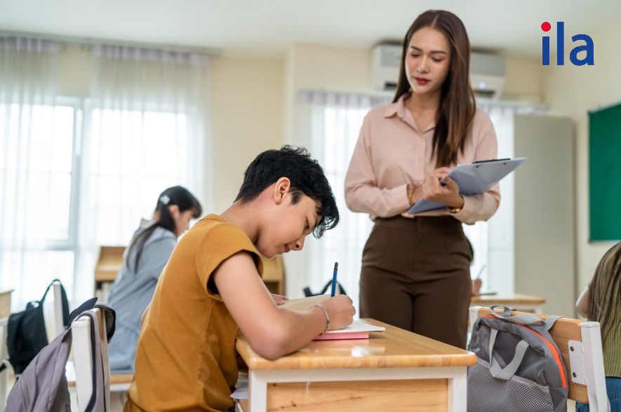 học sinh làm bài tập